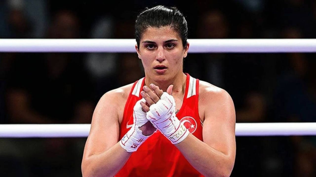 Busenaz Sürmeneli Dünya Boks Şampiyonası’nda Çeyrek Finalde
