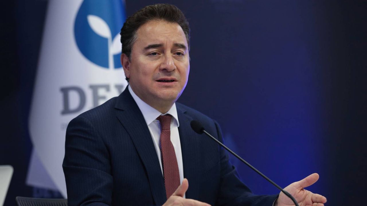 Babacan: Tayyip Bey'e Kırgınlığım Yok, Memleket Sevgisinden Şüphe Duymam
