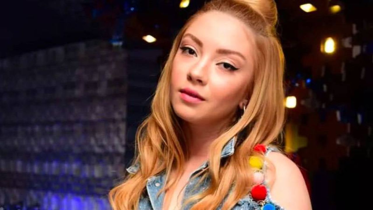 Ece Seçkin'den Yardım Çağrısı: "Hayatımız Tehlikede", Eşinin Peşine Takılan Şahıs Tehdit Etti!
