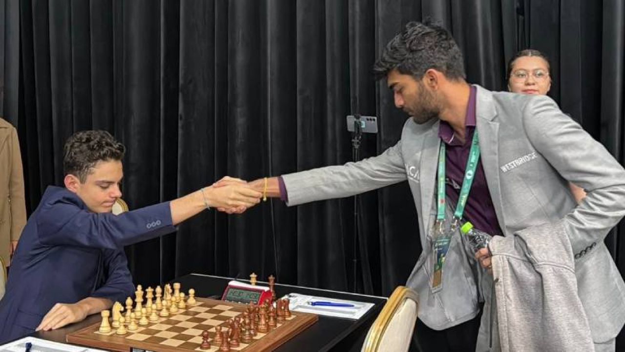 Ediz Gürel, Dünya Satranç Şampiyonu Gukesh'i Mağlup Etti
