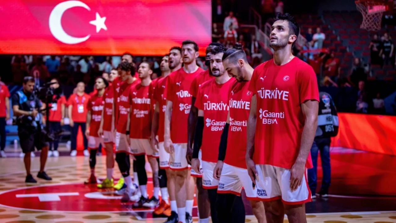 Türkiye-Yunanistan EuroBasket 2025 Yarı Final Maçı 52 Noktada Dev Ekranda

