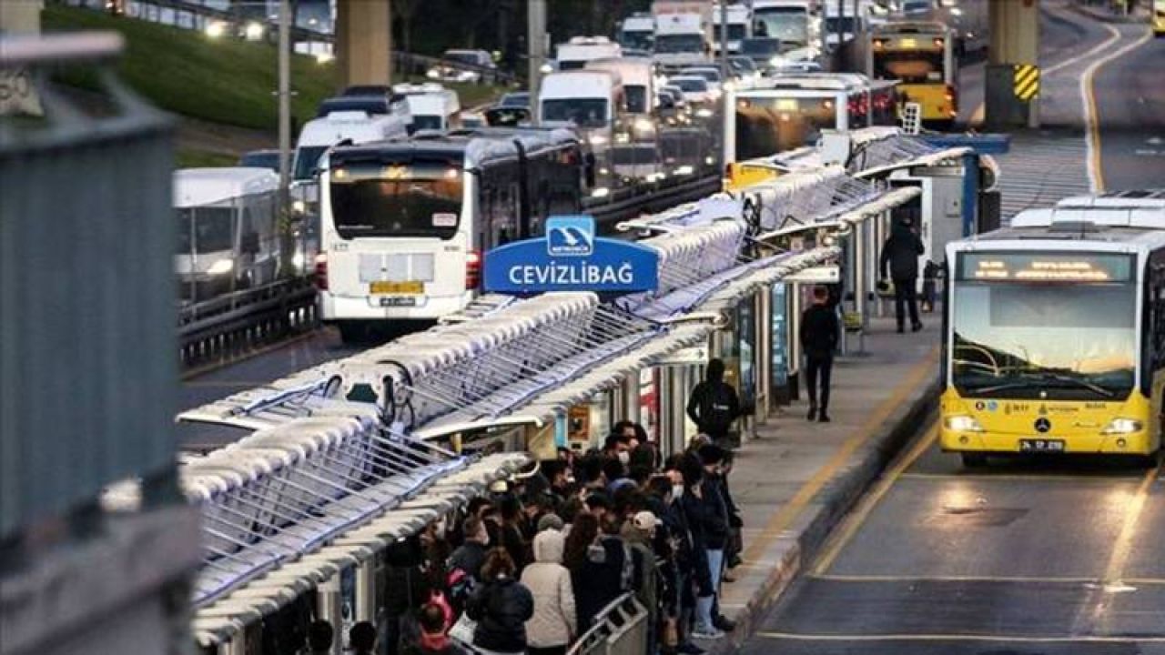 İstanbul'da Toplu Taşımaya Yüzde 30 Zam
