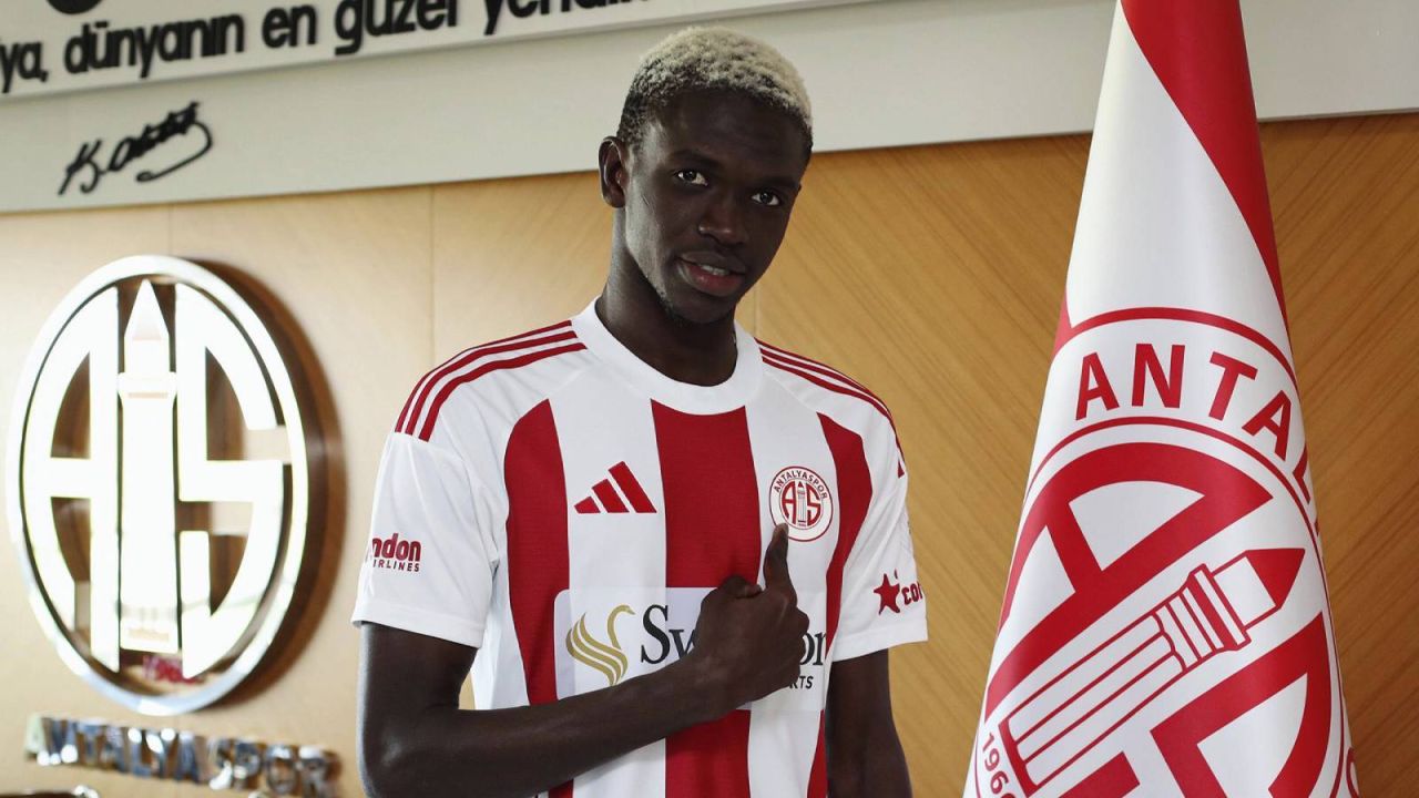 Antalyaspor, Bachir Gueye İle Anlaştı
