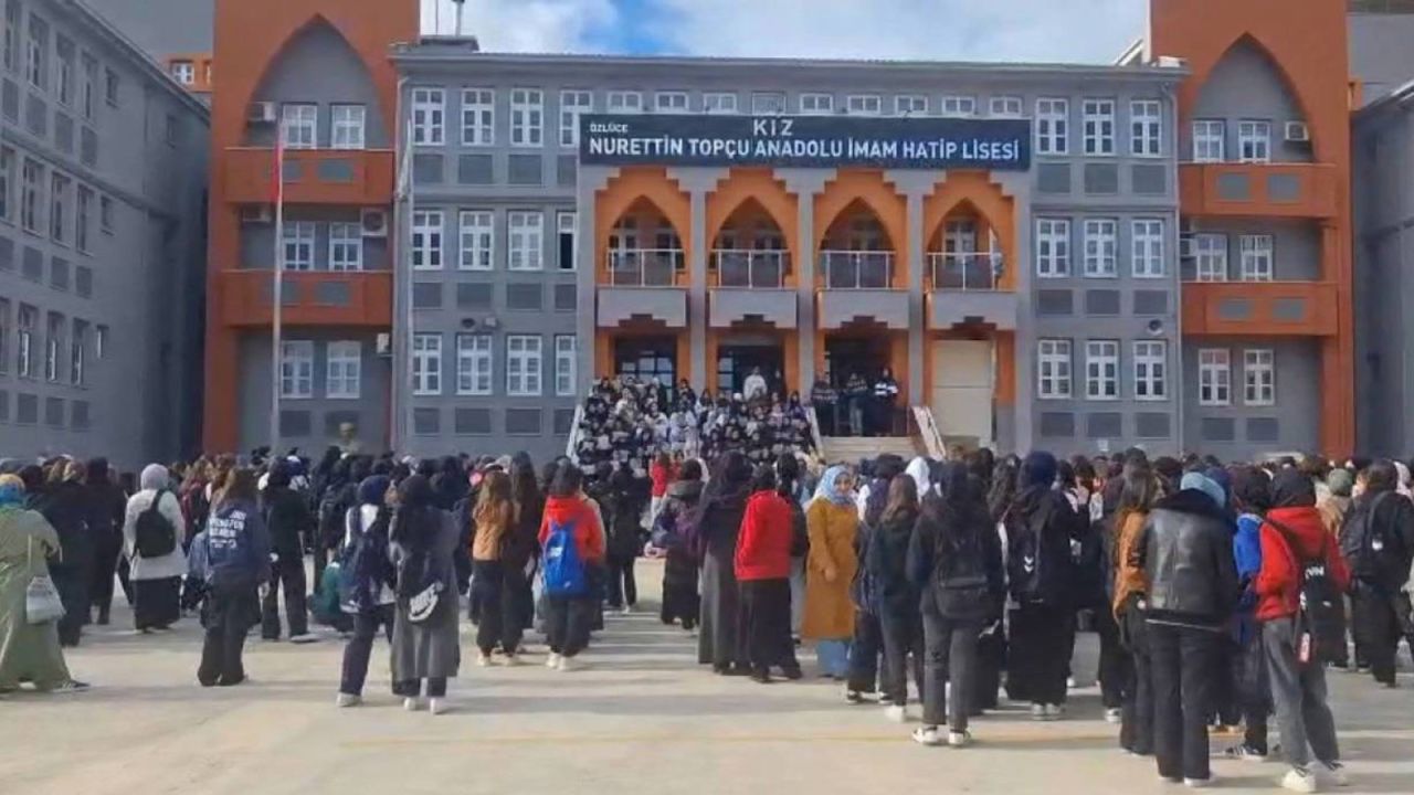 Bulgaristan'da İlk İmam Hatip Lisesi Açıldı, Türkiye'den Destek Mesajı
