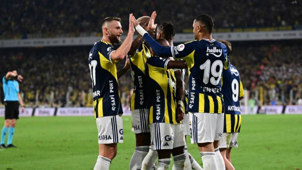 Fenerbahçe'nin Kasımpaşa Maçı İlk 11'i Açıklandı
