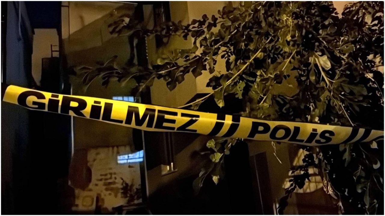 "Evi Cinler Sardı" Diyerek 5 Yaşındaki Oğlunu Öldürdü
