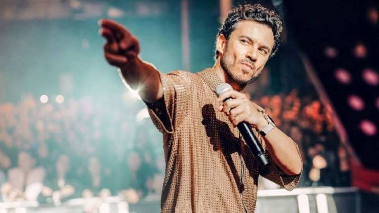 Şarkıcı Buray Evleniyor
