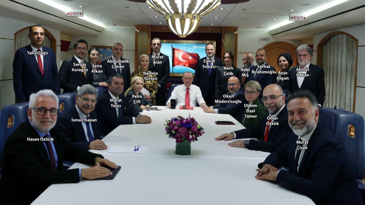 İktidara Yakın Gazeteci Çek'ten 'Uçak Söyleşisi' Eleştirisi: Duran Hoca Bu Düzeni Değiştirmeli
