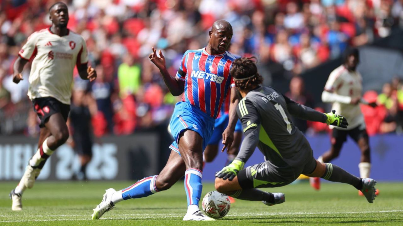 Galatasaray'ın Şl Rakibinde Büyük Şok
