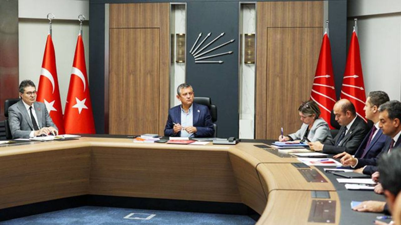 Pm Kurultay Sonrası İlk Kez Toplandı: Chp'nin Myk Üyeleri Açıklandı
