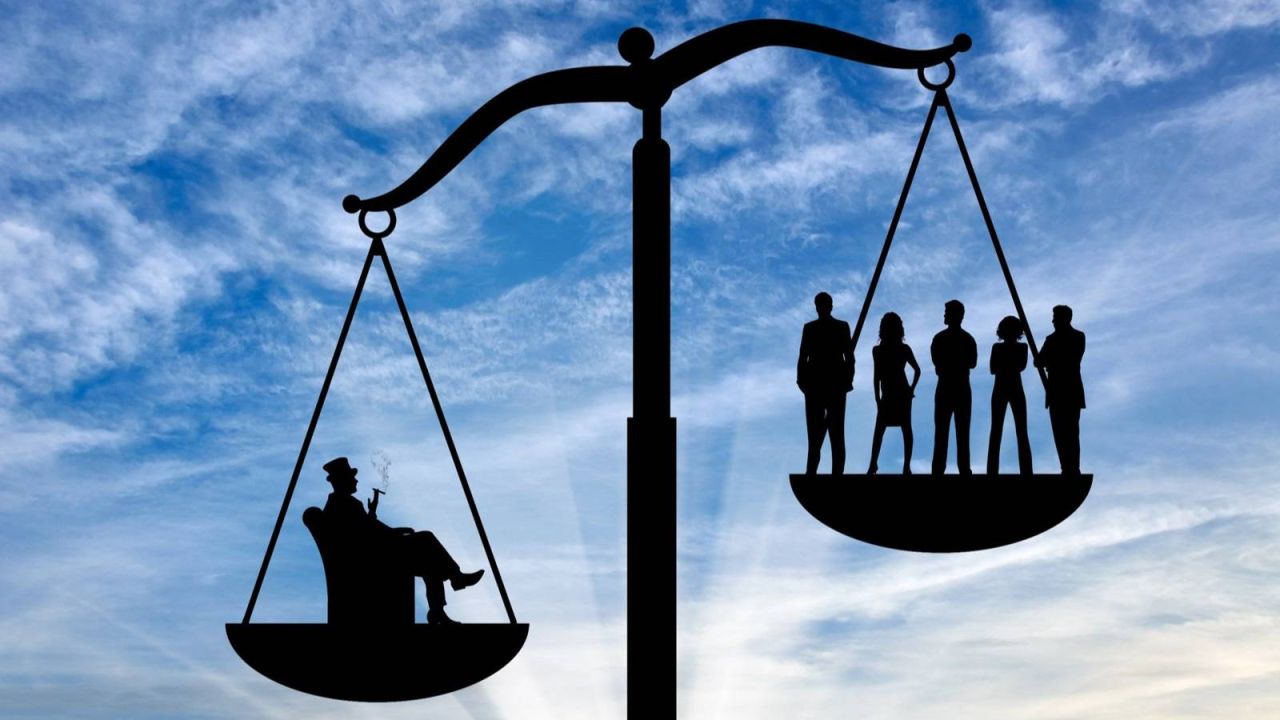 Vatandaştan Tepki: Kriz Ve Adaletsizlik İpleri Kopardı, Zenginlere Para Akıyor!
