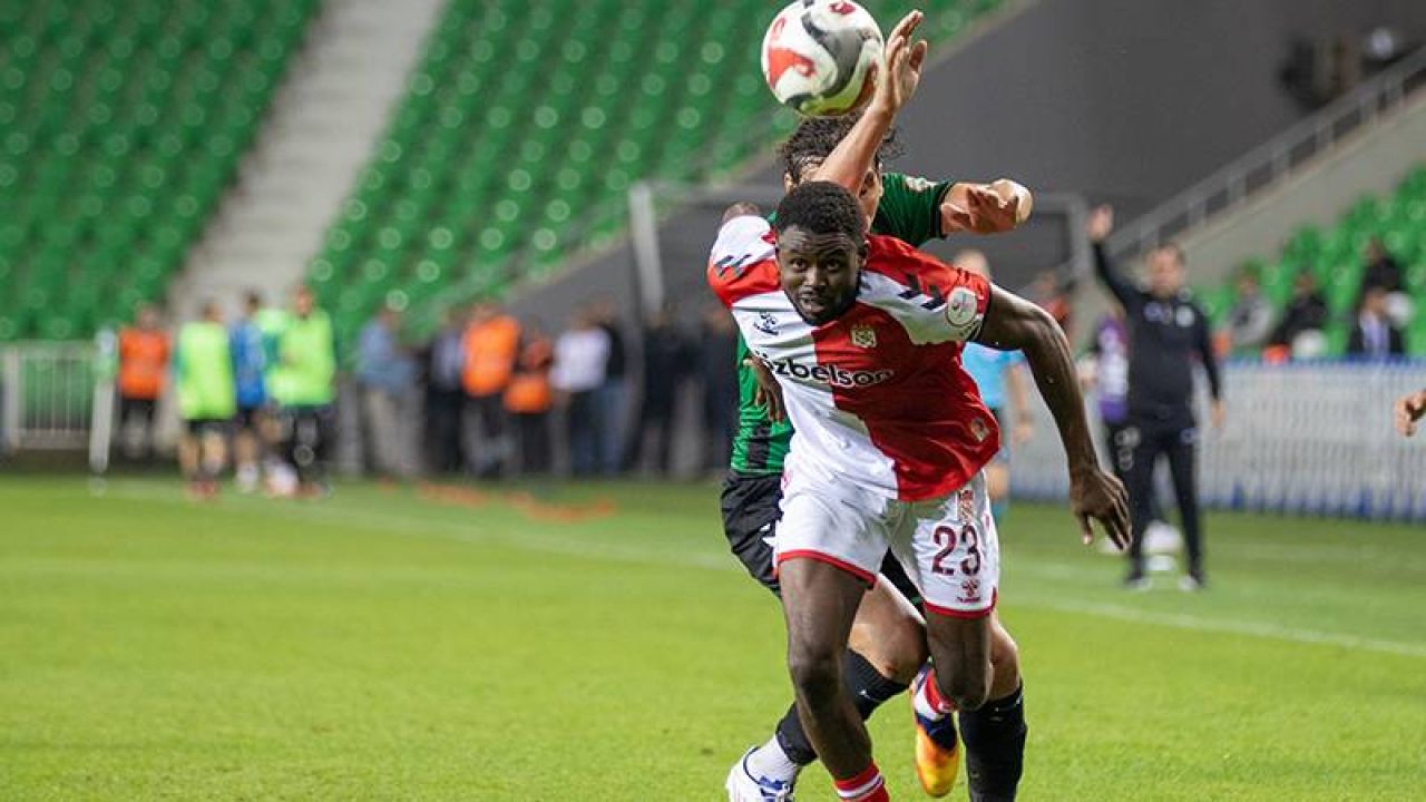 Sakaryaspor Kural İhlali Yaptı
