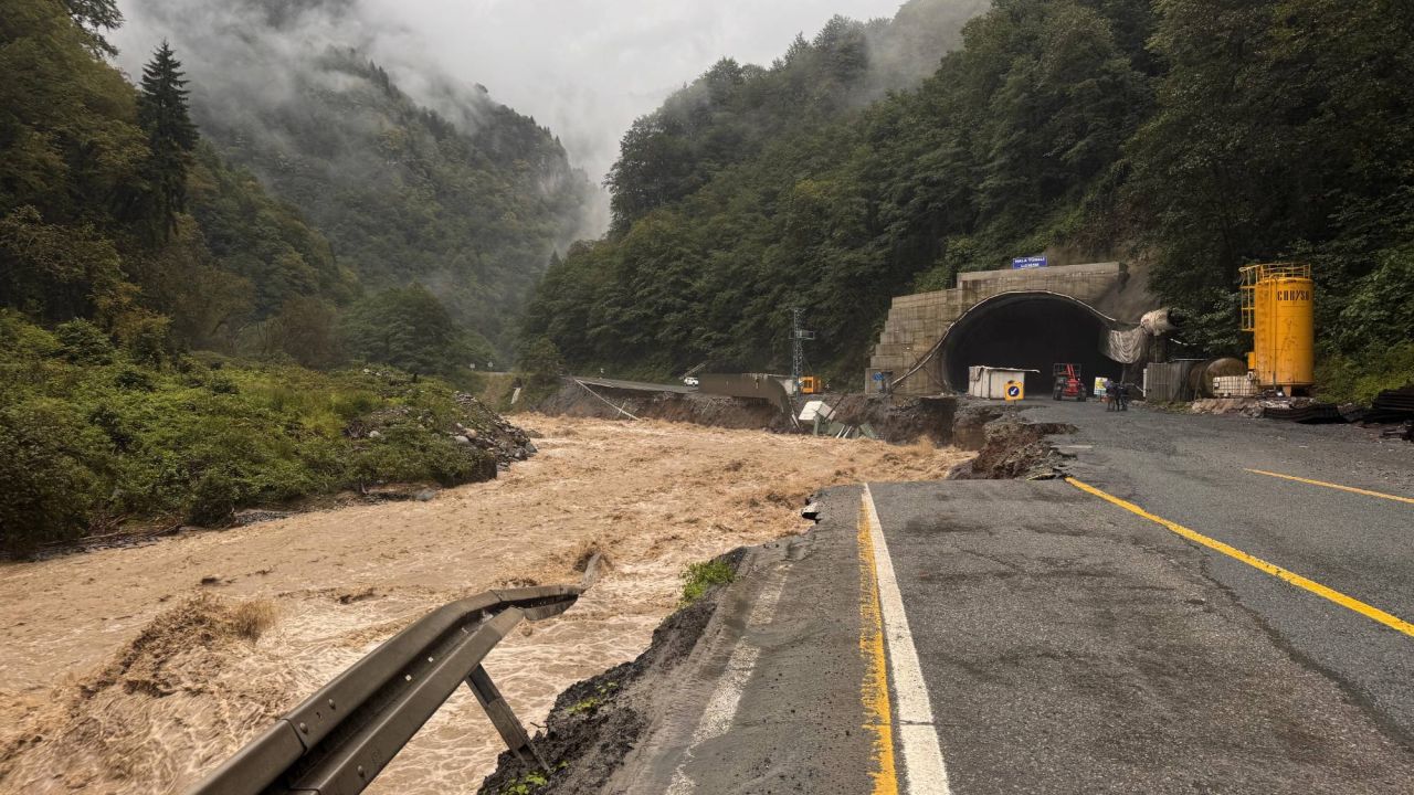 Rize'de Sel Felaketi: 1,2 Milyar Liralık Hasar
