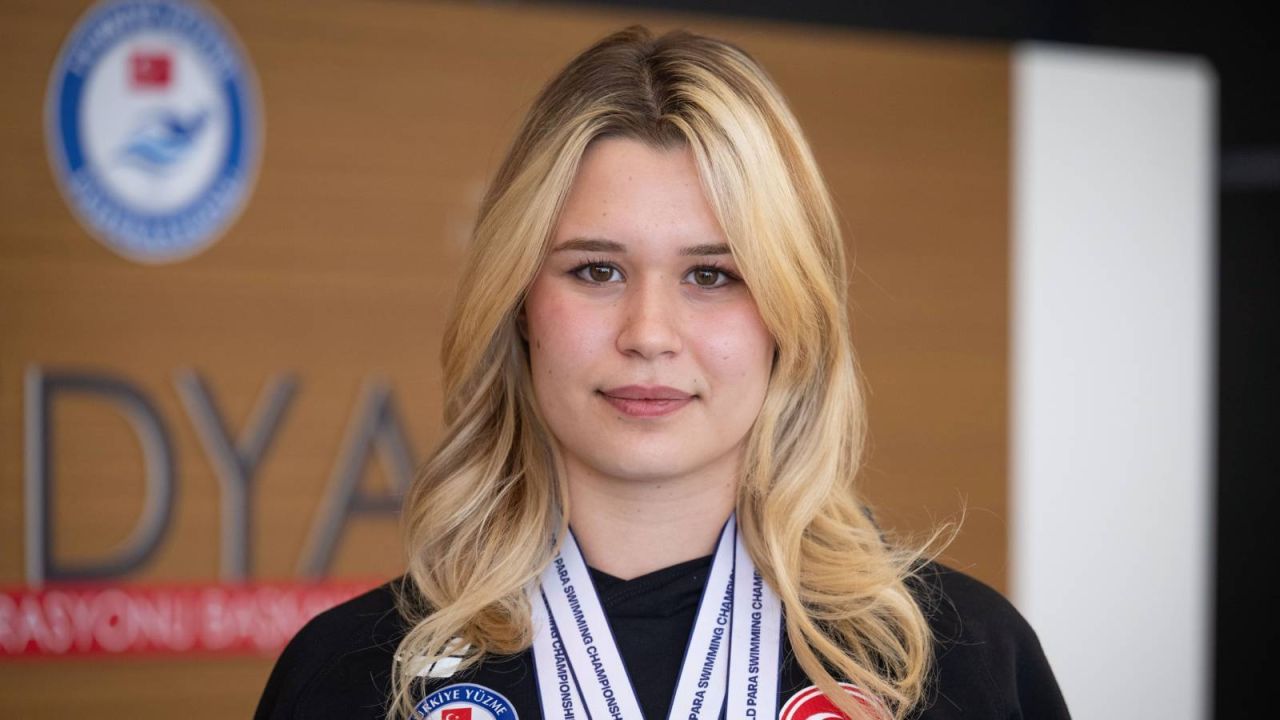 Dünya Şampiyonu Defne Kurt: Altın Madalyası Gazze'ye
