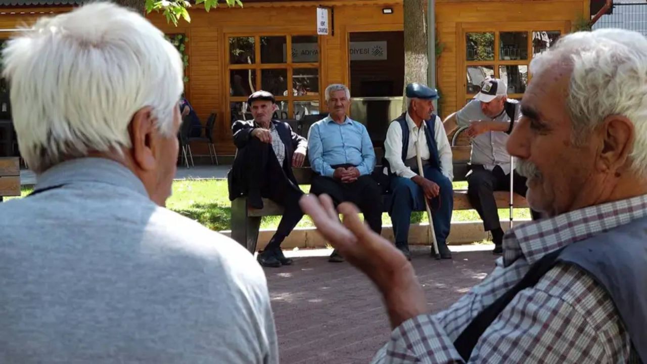 En Düşük Emekli Aylığı Açlık Sınırının Altında