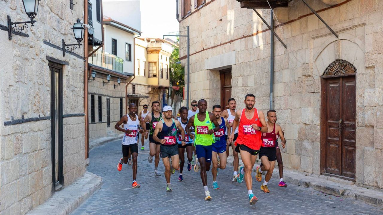 Mersin'de 17. Tarsus Uluslararası Yarı Maratonu 19 Ekim'de

