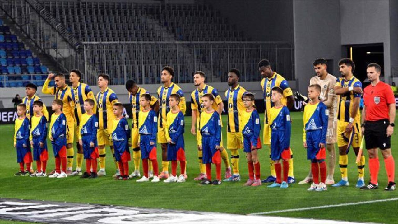 Maccabi Tel Aviv Taraftarları Aston Villa Deplasmanında Yok
