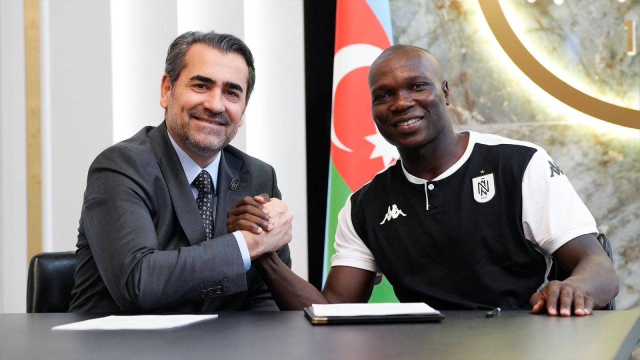 Beşiktaş'ın Eski Golcüsü Aboubakar, Azerbaycan'da
