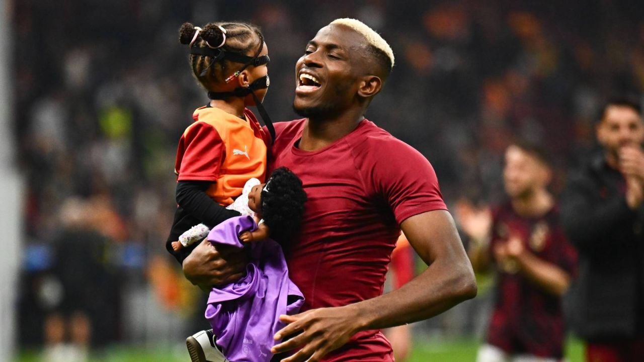 Devler Ligi'nde Osimhen Şov: Icardi'yi Geride Bıraktı
