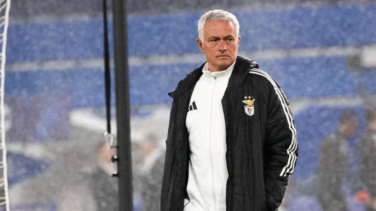 Benfica Taraftarı Mourinho'ya Tepki Gösteriyor