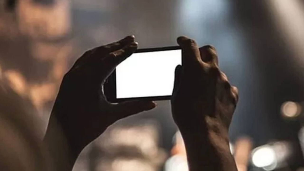 Yargıtay Emsal Karar Verdi: İş Arkadaşının Fotoğrafını Gizlice Çeken Kişiye Özel Hayatın Gizliliğini İhlal Suçundan Ağır Ceza