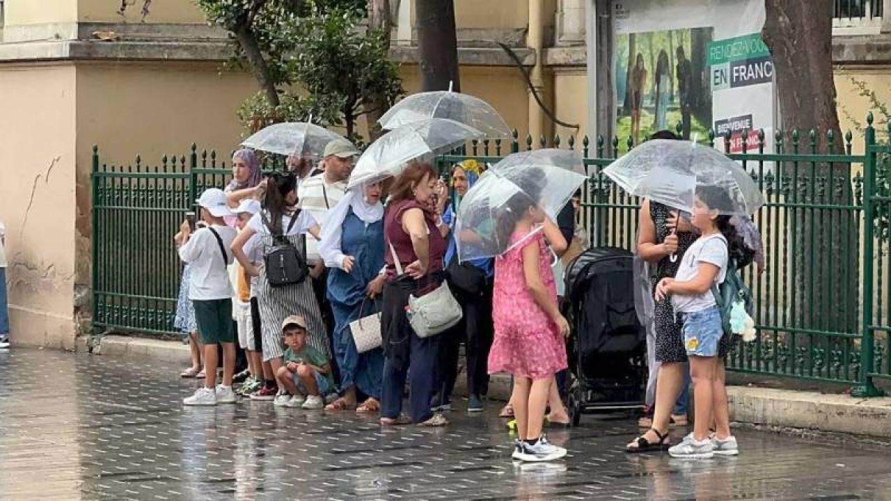 İstanbul'da Okullar Saat 16.00'dan İtibaren Tatil Edildi