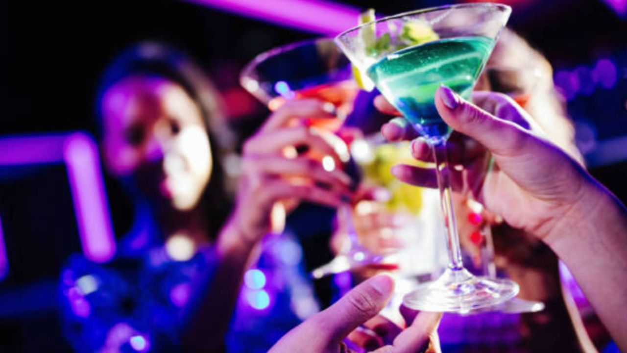 Eğlence Mekanlarında İçeceklere Uyuşturucu Karıştırılması İddiası: Bilinç Kaybı 10 Dakika İçinde Gerçekleşebilir