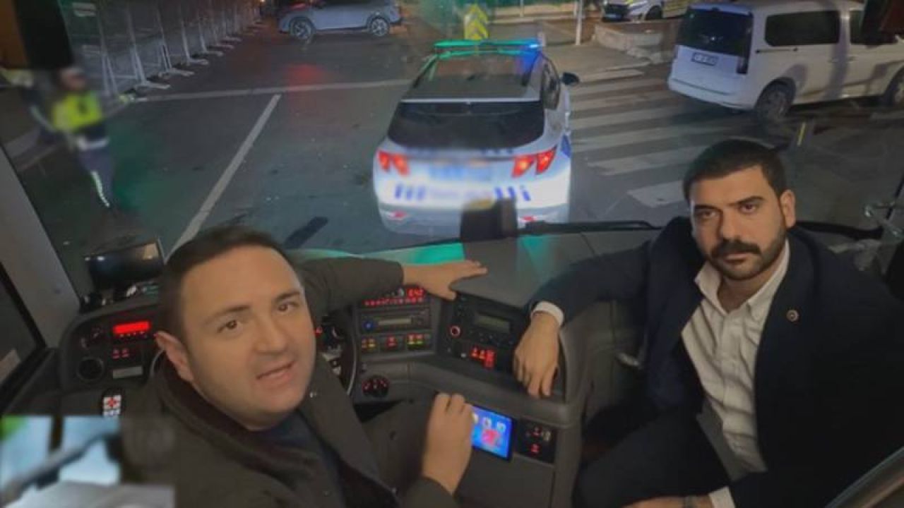 İmamoğlu'nun İfadesi Öncesinde Gerginlik: Polis, Çağlayan'da Yolunu Kestiği CHP'li Vekillerle Karşı Karşıya Geldi