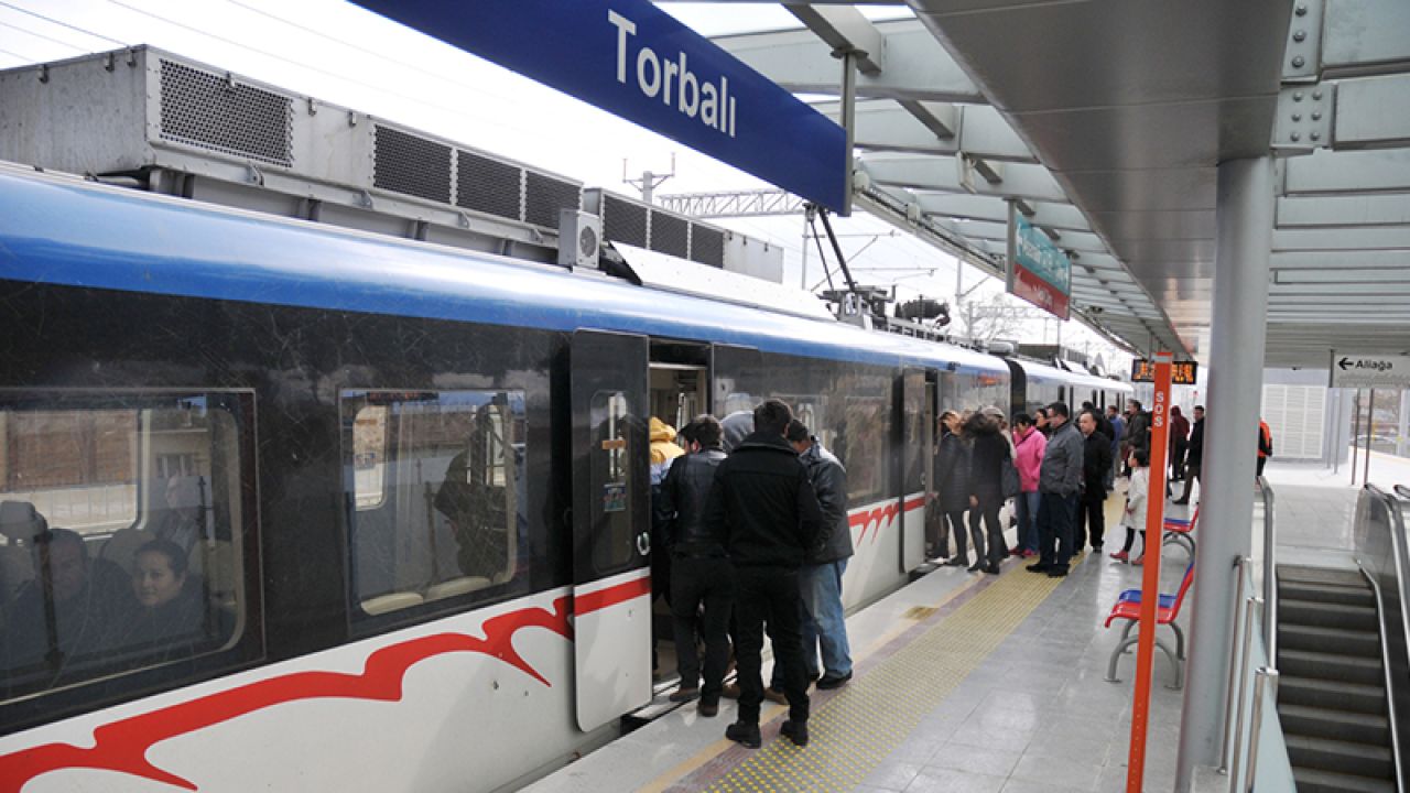 İzmir'de Cumhuriyet Bayramı’nda Ulaşım Yüzde 50 İndirimli Olacak