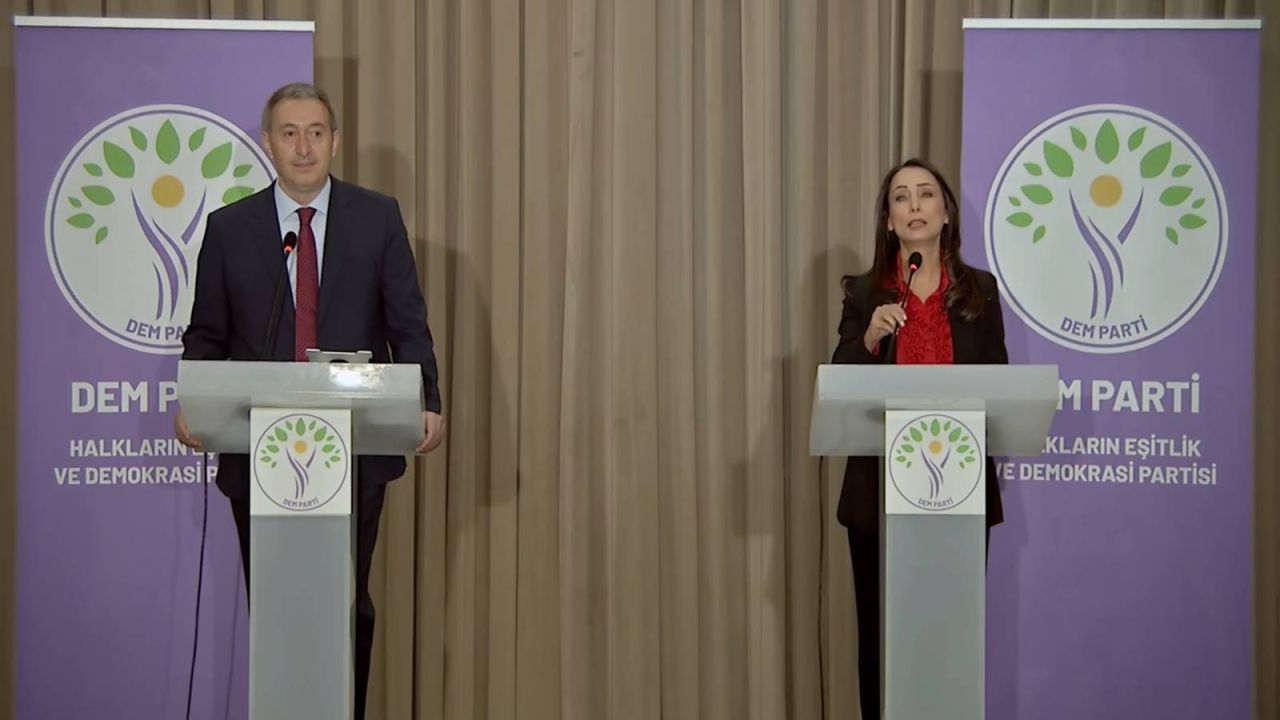 PKK'nın Türkiye'den Çekilme Kararı Sonrası DEM Parti'den Açıklama