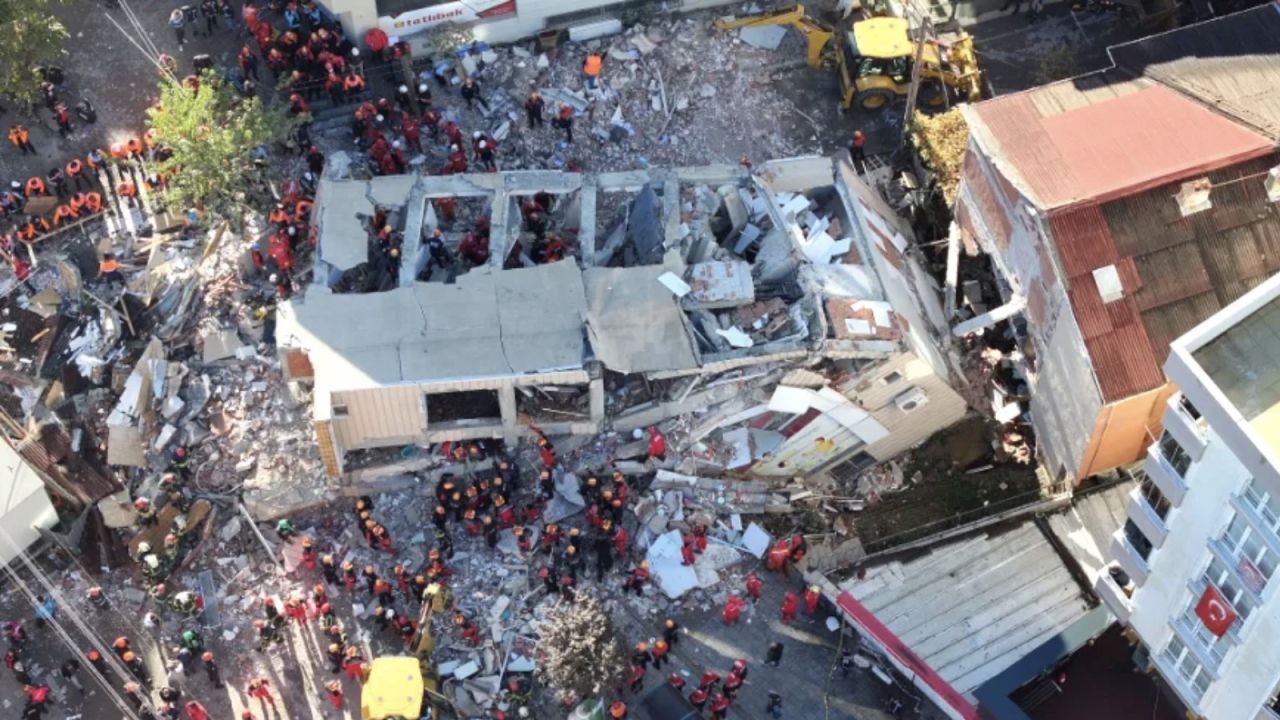 Gebze'de Bina Çökmesi Sonucu Bir Çocuk Hayatını Kaybetti