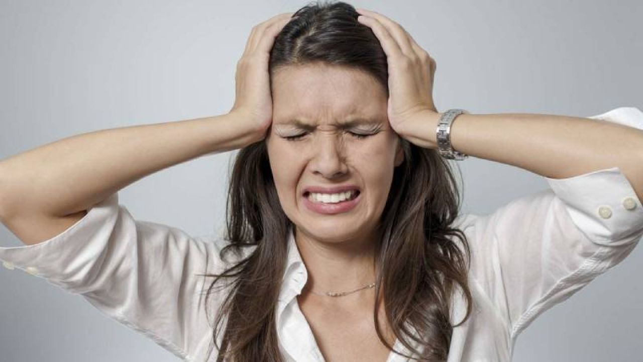 Her Üç Kadından Biri Migrenle Mücadele Ediyor