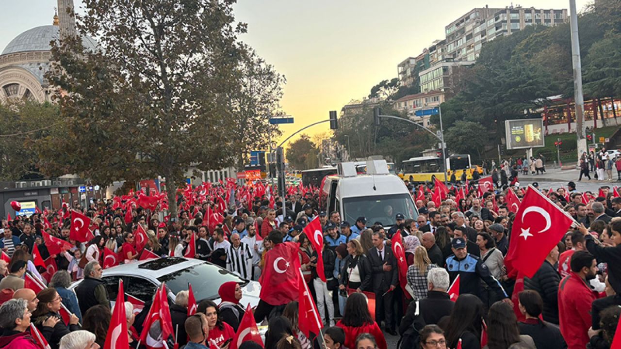 Beşiktaş'ta 29 Ekim Cumhuriyet Bayramı Kutlamaları: Mustafa Kemal Atatürk'ü Unutturmayacağız!