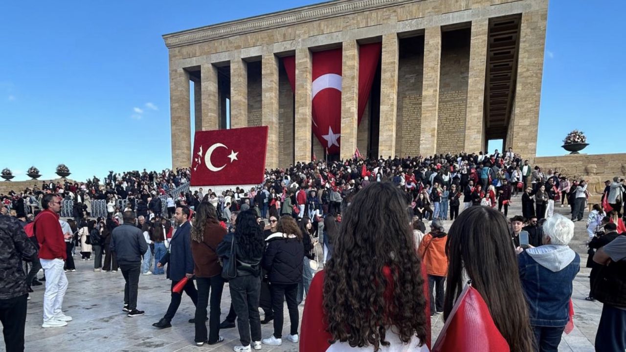 Ankara'da Cumhuriyet Bayramı'nda Anıtkabir'i 1 Milyonu Aşkın Vatandaş Ziyaret Etti