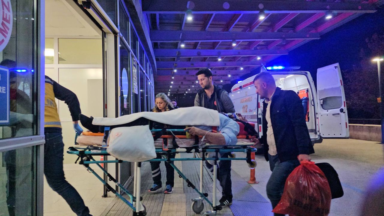 Çorum'da Trafik Kazası: Serinova Belediye Başkanı Salih Çakmak Hastaneye Kaldırıldı