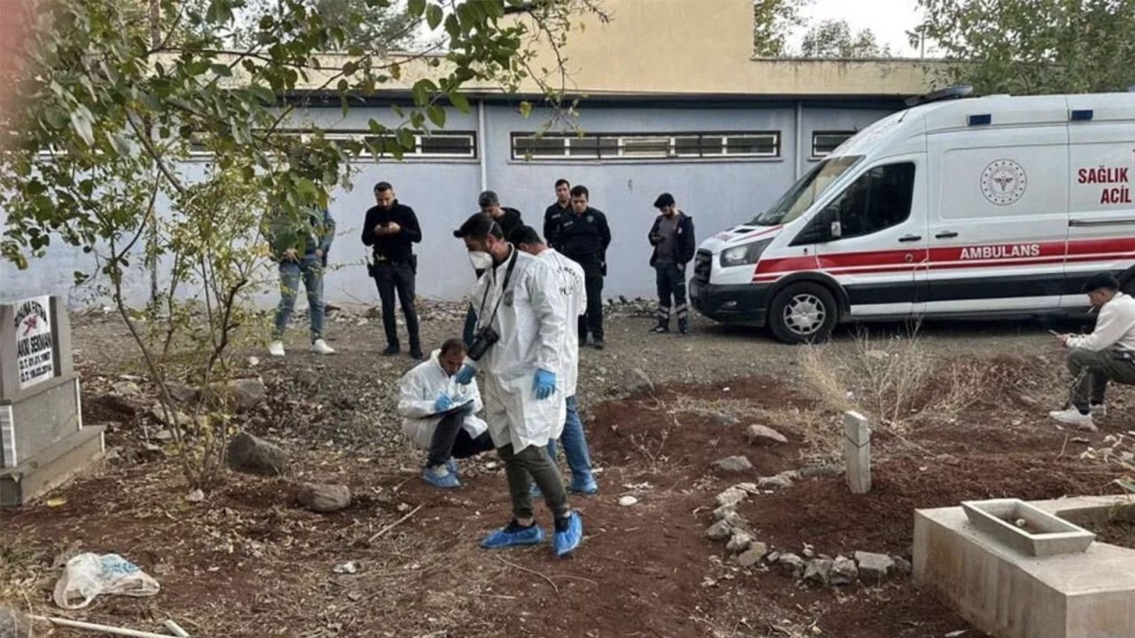 Mezarlıkta Bulunan Bebek Cesedi İçin Soruşturma Başlatıldı