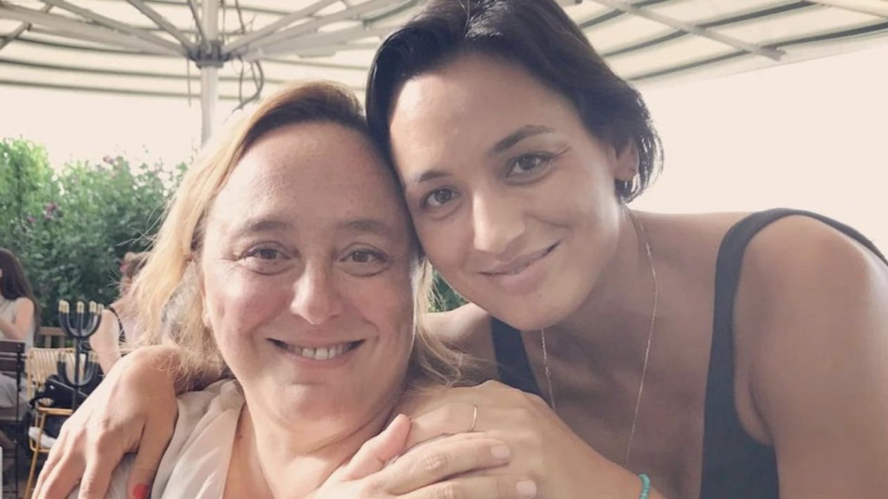 Ayşe Barım'ın Şirketindeki Reklam Müdürü Gülsün Işıklı AKP'ye Katıldı