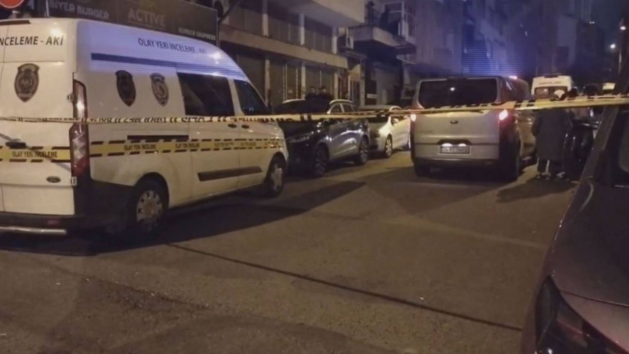 Ümraniye'de Bir Adam Tartışma Sonucu Oğlunu ve Kardeşini Bıçaklayarak Öldürdü