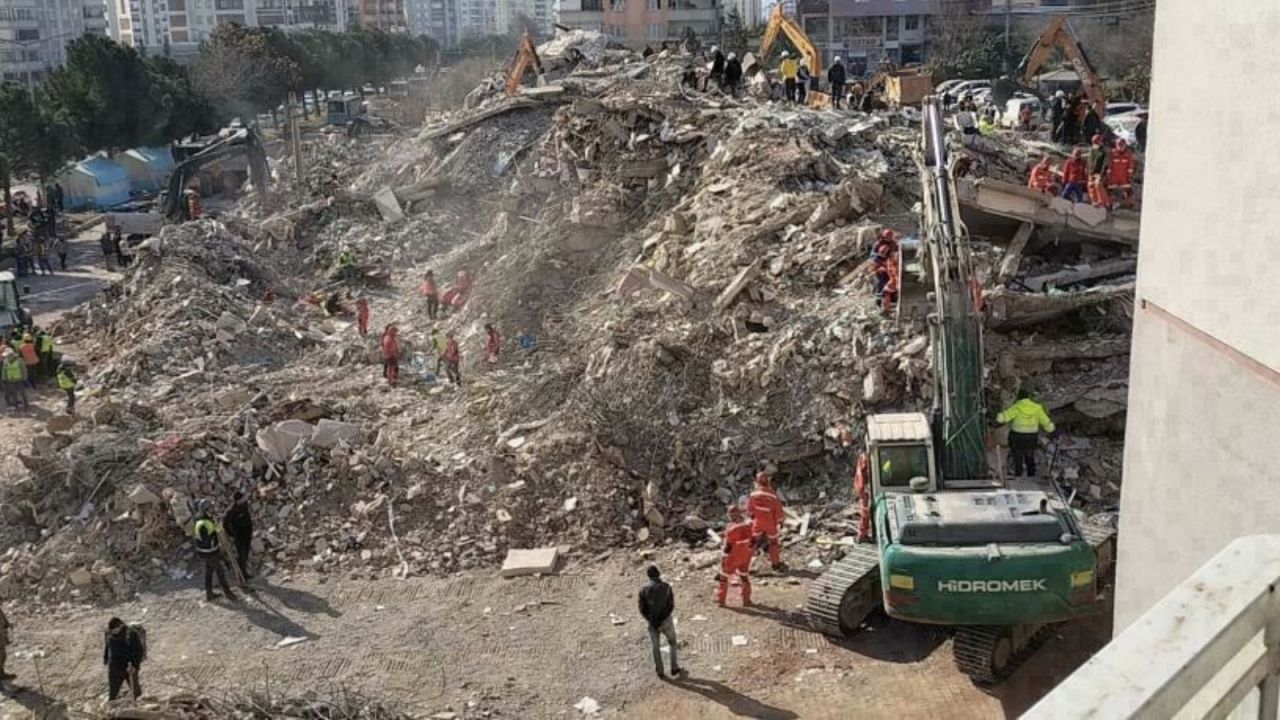 Kahramanmaraş'ta Depremde Ölen 152 Kişi İçin Palmiye Sitesi Dosyasında Üç Kamu Görevlisine Soruşturma Izni Verildi