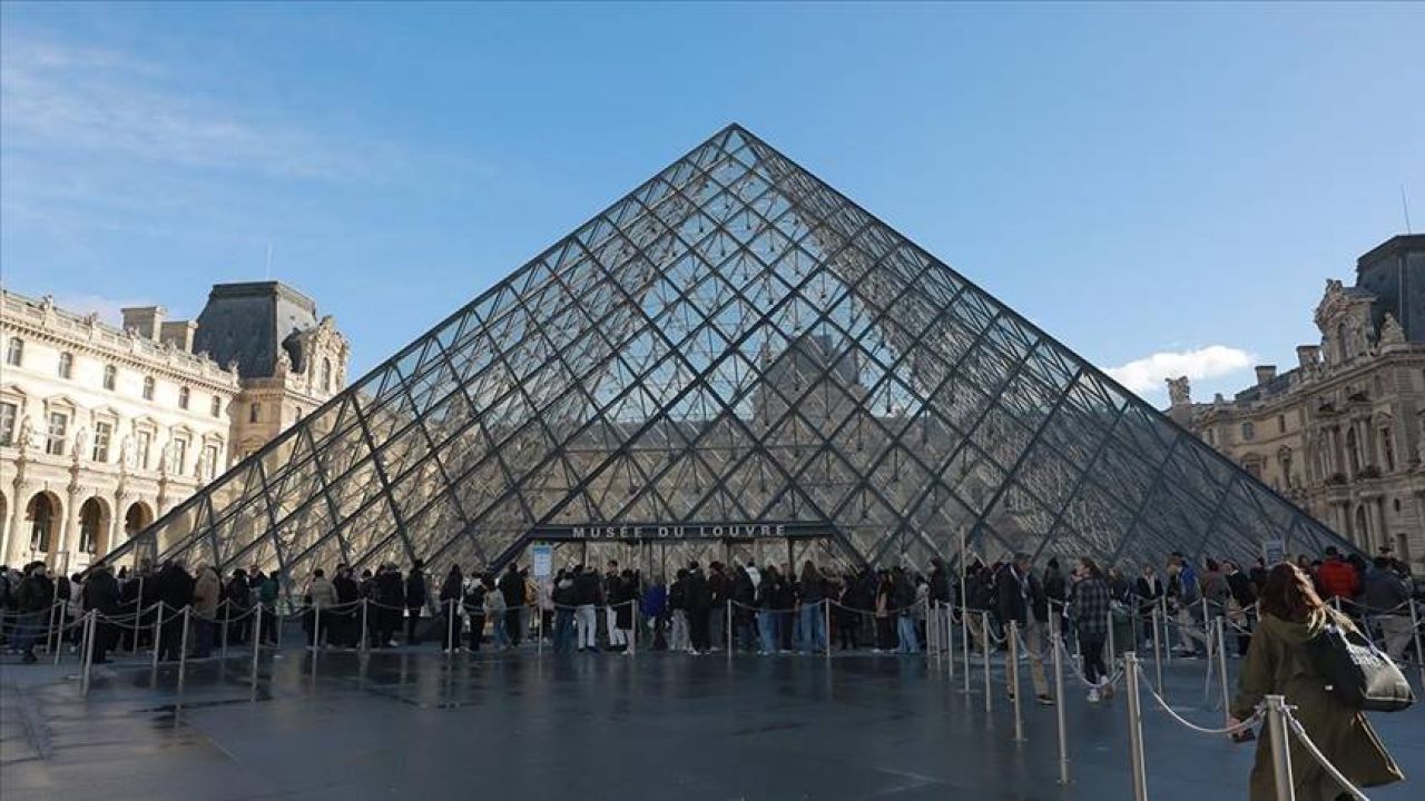 Louvre Müzesi'nde Soygun: Güvenlik Şifresi Louvre İmiş