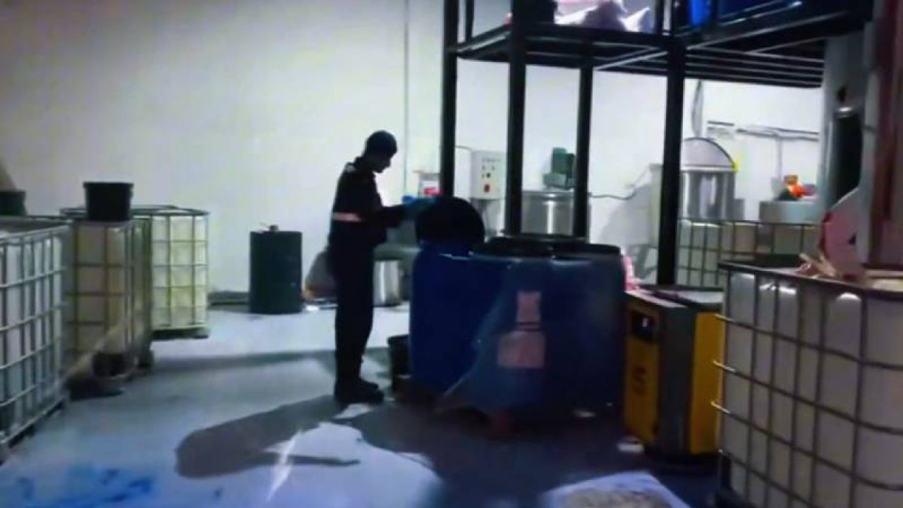 17 İlde Yaklaşık 28 Bin Litre Sahte ve Kaçak İçki İle 68 Bin Litre Etil Alkol Ele Geçirildi